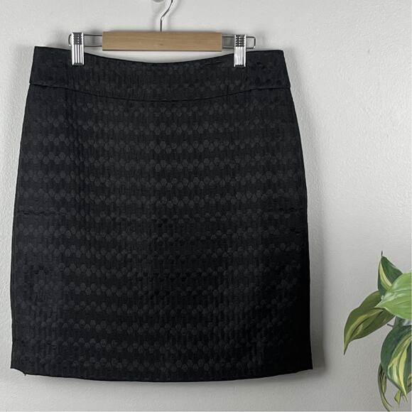Ann Taylor LOFT Dresses & Skirts - Ann Taylor Loft Black Textured Skirt Size 4